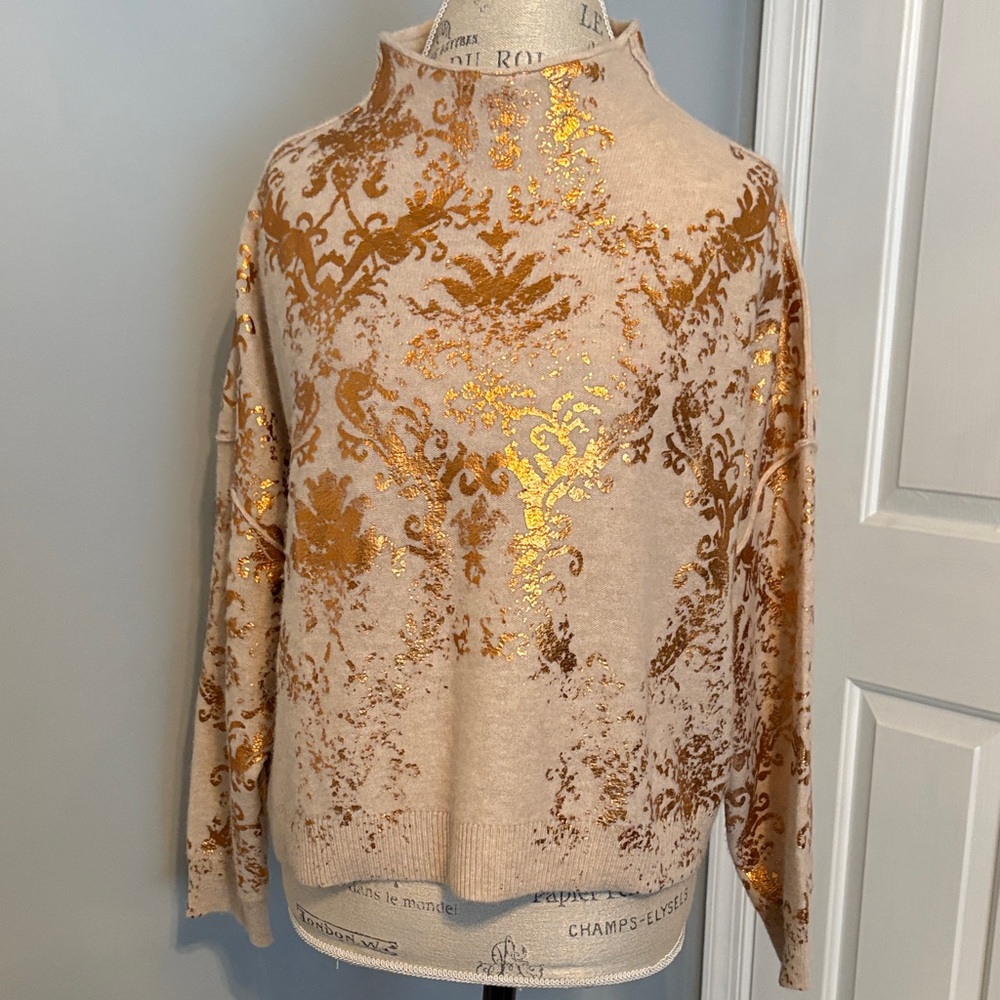 Pilcro Cream and Rose Gold Crew Neck Cropped Sweater